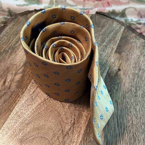 BROOKS BROTHERS Men silk Tie Graphic Rounds Floral Print Blue Multicolor $88 NEW - Picture 12 of 12